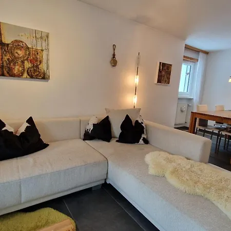 Haus Vallesia 아파트 *